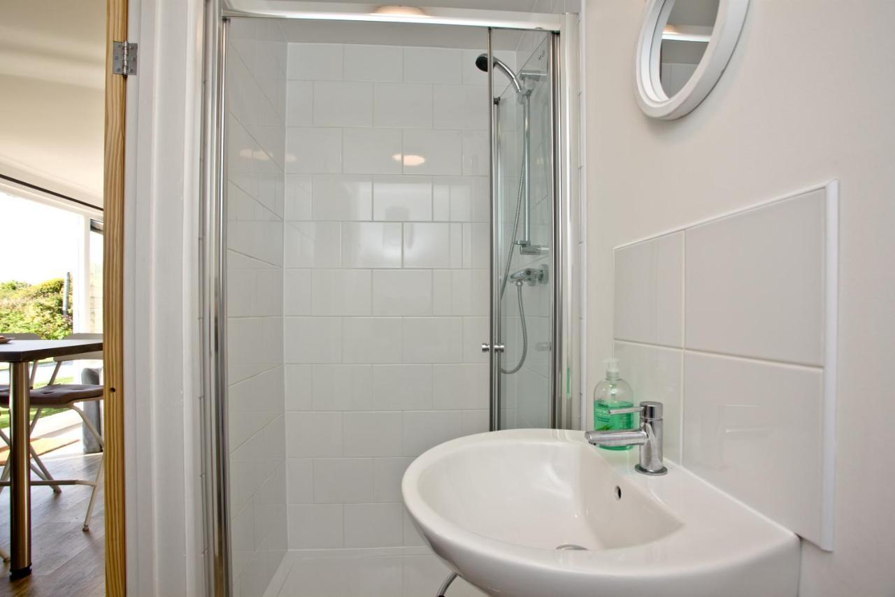 Wheal Prosper- Beautifully Fitted Wooden Lodge Helston Cornwall Kültér fotó