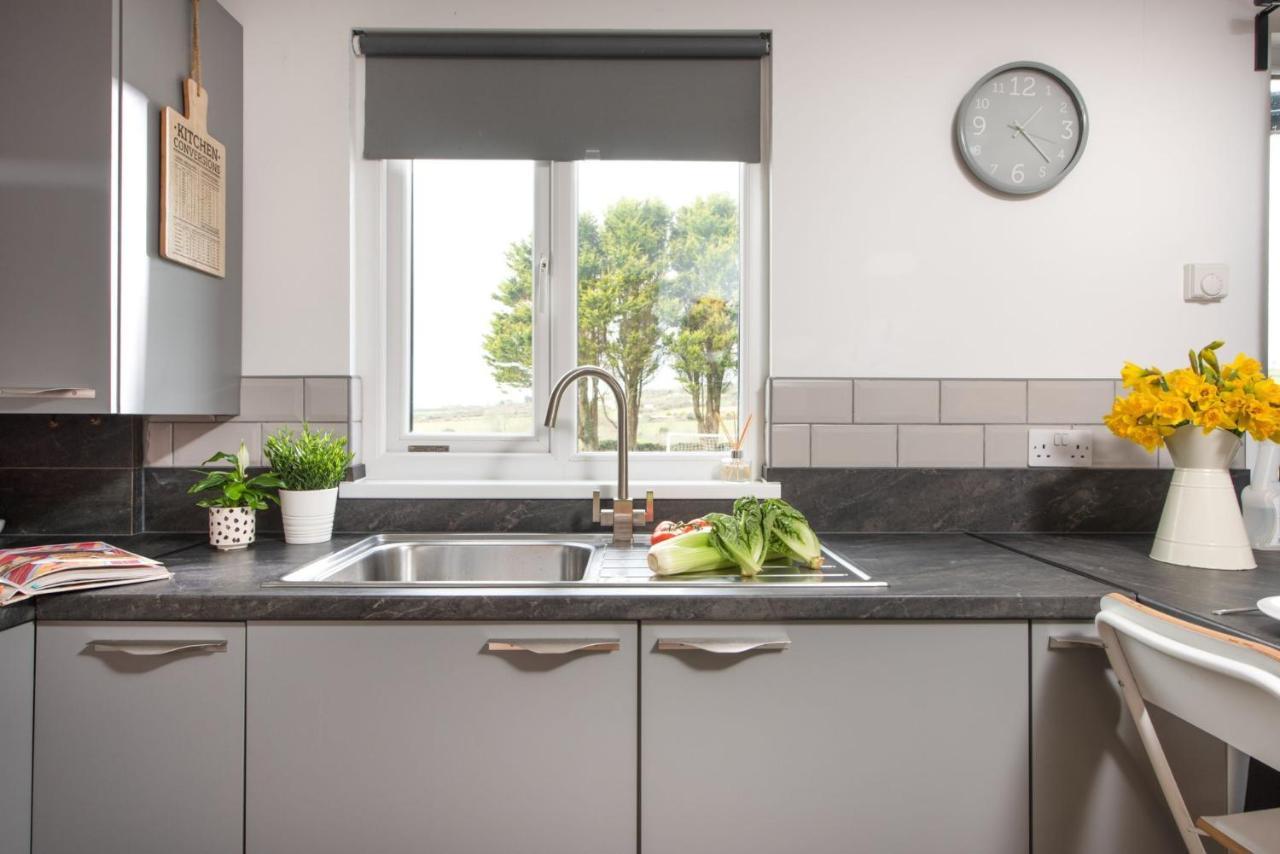 Wheal Prosper- Beautifully Fitted Wooden Lodge Helston Cornwall Kültér fotó