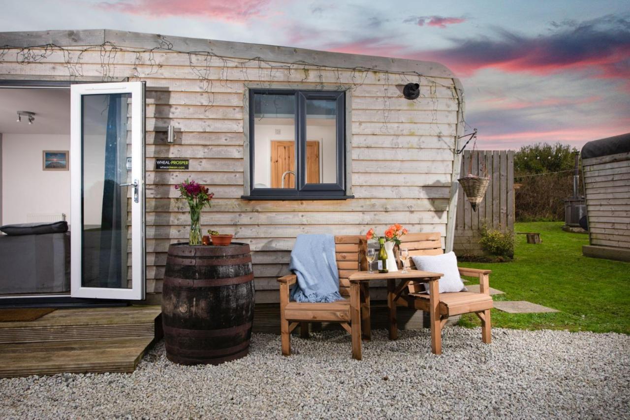 Wheal Prosper- Beautifully Fitted Wooden Lodge Helston Cornwall Kültér fotó