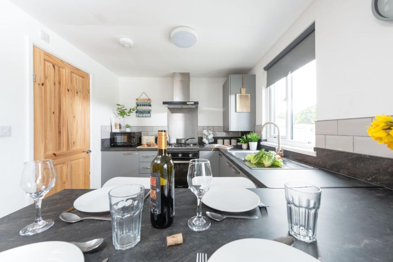 Wheal Prosper- Beautifully Fitted Wooden Lodge Helston Cornwall Kültér fotó