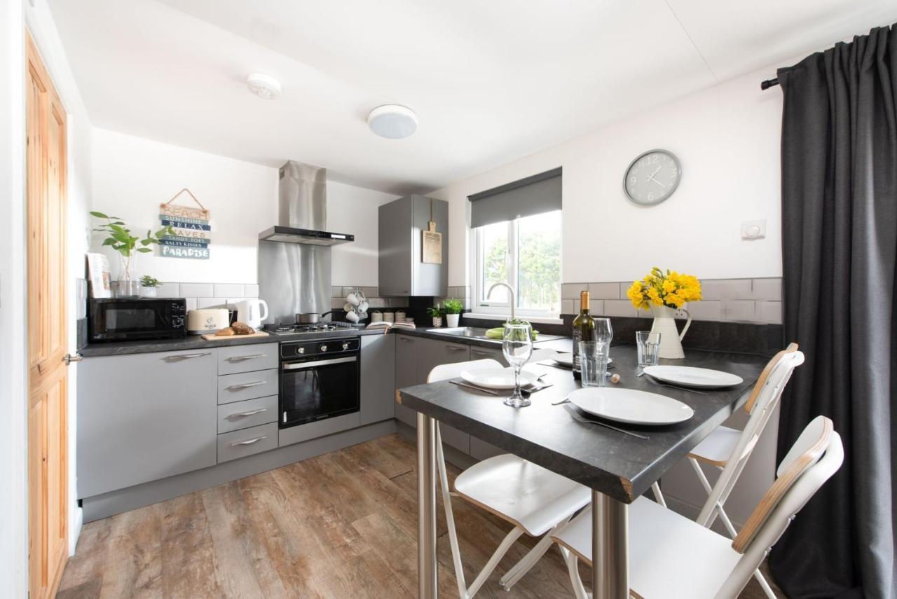 Wheal Prosper- Beautifully Fitted Wooden Lodge Helston Cornwall Kültér fotó