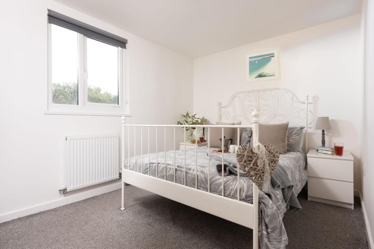 Wheal Prosper- Beautifully Fitted Wooden Lodge Helston Cornwall Kültér fotó