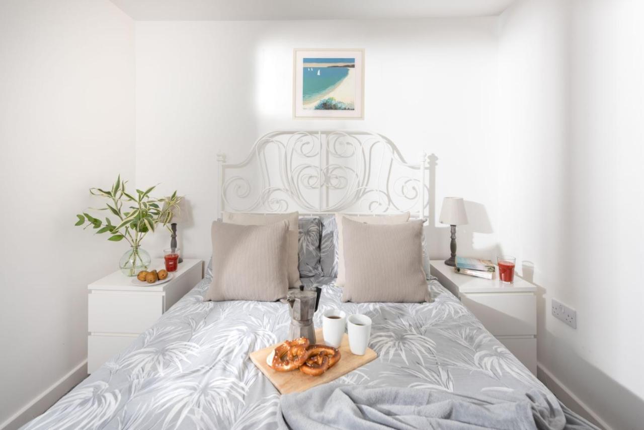 Wheal Prosper- Beautifully Fitted Wooden Lodge Helston Cornwall Kültér fotó