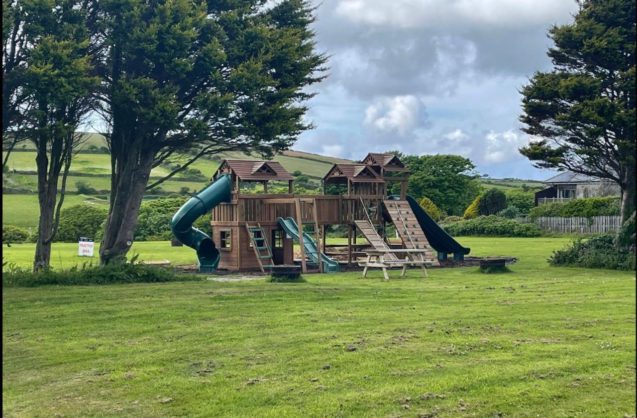 Wheal Prosper- Beautifully Fitted Wooden Lodge Helston Cornwall Kültér fotó